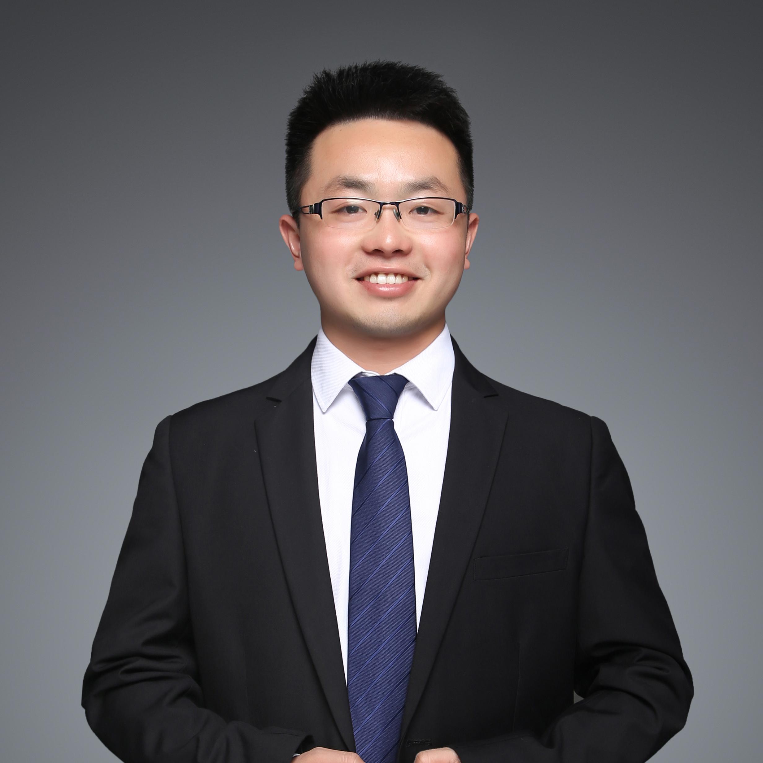工程造价教研室教师——余伟童