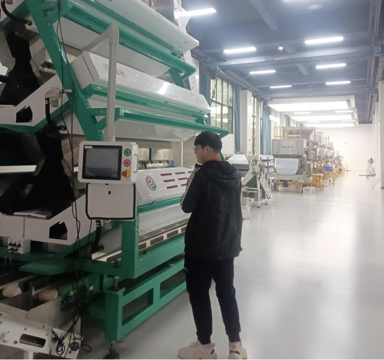 扎根大别山石斛特色产业，扎实推进产学研协同创新