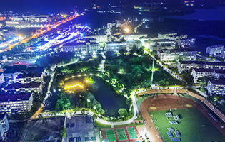 校园夜景