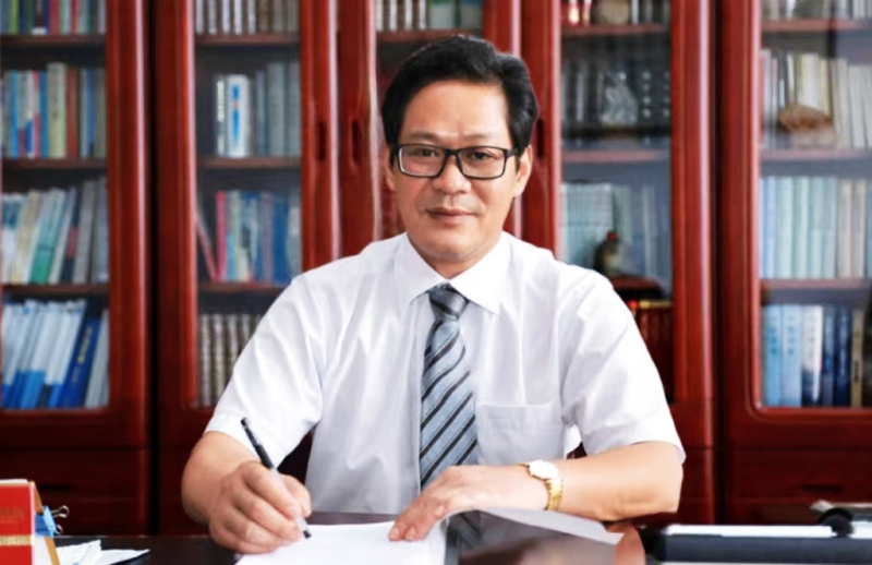 副校长：张东旭